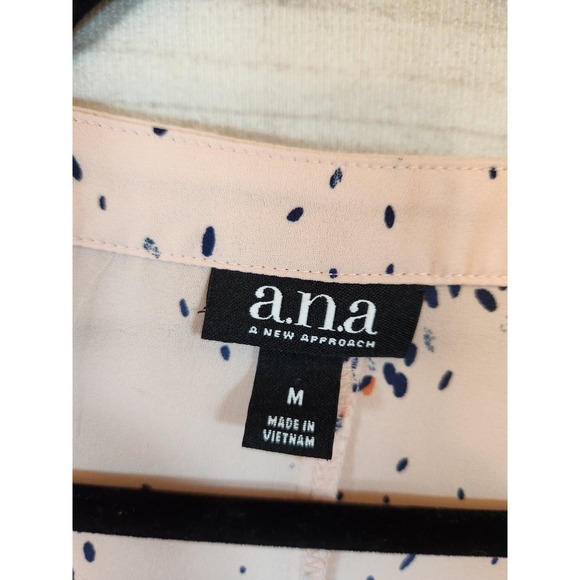 a.n.a A New Approach‎ Women's Pink Printed Long Sleeve V-Neck Blouse Size Medium - Picture 3 of 6